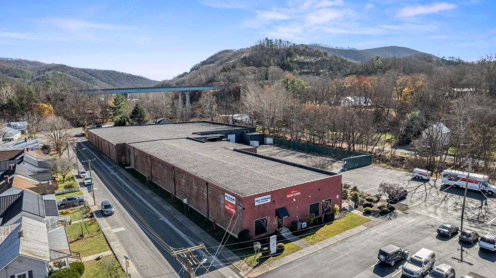 White Sulphur Spring - DroneShot